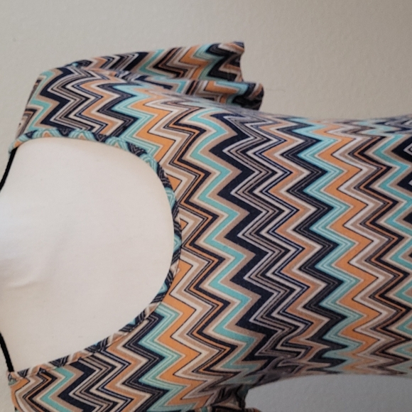 Short sleeve Summer Chevron Print M - Picture 2 of 4